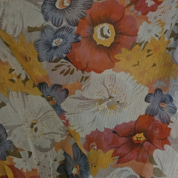 Floral casual top in fall colors size 0 - Picture 2 of 4